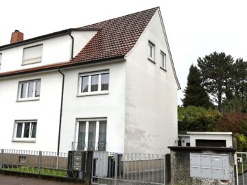 Gepflegtes und grundsolides 3-Familienhaus in guter, ruhiger Lage von Bad Vilbel, 61118 Bad Vilbel, Mehrfamilienhaus