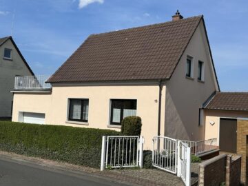 Schönes Zuhause mit großem Grundstück auf dem Niederberg!, 61118 Bad Vilbel, Einfamilienhaus