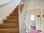 Schönes Zuhause mit großem Grundstück auf dem Niederberg! - Treppe ins Obergeschoss