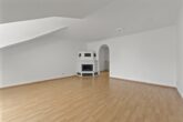 Gepflegte 3-Zimmer DG-Wohnung mit Taunusblick - Wohnen