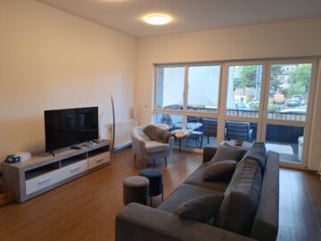 Schicke 2-Zimmer-Wohnung mit großem Balkon, 63067 Offenbach, Wohnung
