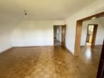 Neuwertige 2 1/2 Zimmer-Dachgeschoss mit traumhaftem Ausblick - Wohnen / Essen