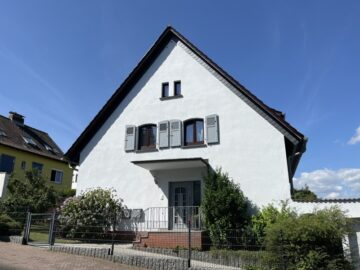 Sehr gepflegte 2-3 Zimmerwohnung mit ruhiger Kernstadtlage!, 61118 Bad Vilbel, Wohnung