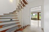 Ihr Wohntraum mit Potenzial – Reihenmittelhaus zum attraktiven Preis - Treppenaufgang