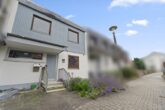 Ihr Wohntraum mit Potenzial – Reihenmittelhaus zum attraktiven Preis - Außenansicht