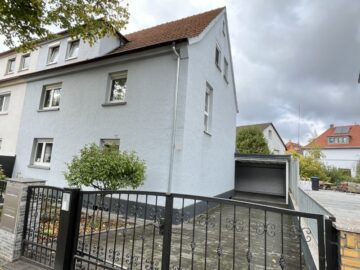 Schickes Zweifamilienhaus in Bad Vilbeler Waldnähe!, 61118 Bad Vilbel, Mehrfamilienhaus