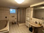 Großzügige Doppelhaushälfte auf zwei Ebenen mit zusätzlicher Raumreserve! - Bad im Souterrain mit Sauna