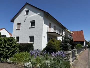 Großzügige Doppelhaushälfte auf zwei Ebenen mit zusätzlicher Raumreserve!, 61118 Bad Vilbel, Doppelhaushälfte