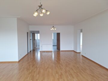 Viel Platz zum Leben – 4-Zimmer-Traum mit Sonnenbalkon, 61118 Bad Vilbel, Wohnung