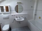 Ruhige 3-Zimmer-Wohnung mit Balkon - Bad