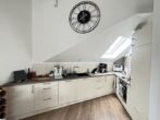 Außergewöhnliche 3-Zimmer-DG-Wohnung mit Aufzug - Küche