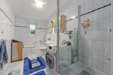 2-Zimmer-Eigentumswohnung mit Balkon und überdachtem Stellplatz - Bad
