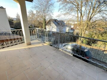 Groß, hell und zentral, 95 m² 3 Zimmer mit Garage!, 61118 Bad Vilbel, Wohnung