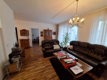Schöne zentrale 2-Zimmer-Wohnung mit Balkon, 61118 Bad Vilbel, Wohnung